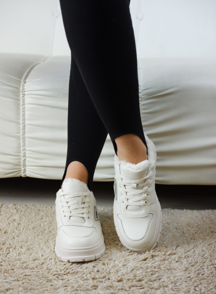 Кроссовки женские зимние <32W34-11-111Z мол+чер/к>