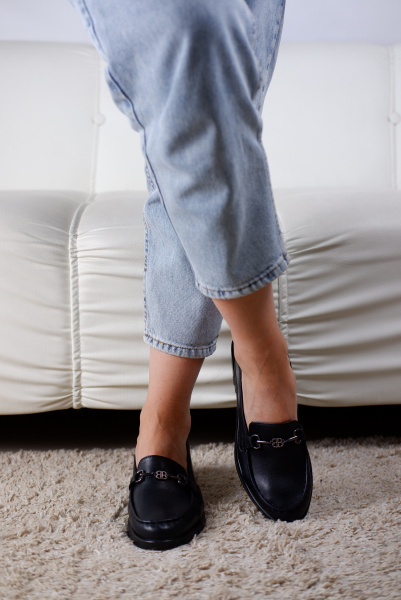 Лоферы женские <1R3-10-101 ч/к>