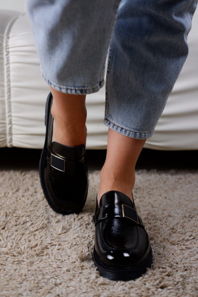 Лоферы женские <12R9-15-501-1= ч/нат лак>