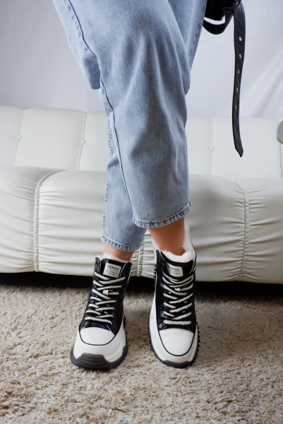 Кроссовки женские зимние <7101 ч+бел/к>