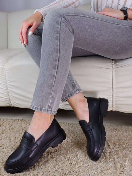 Лоферы женские <CV189-011 ч/к>