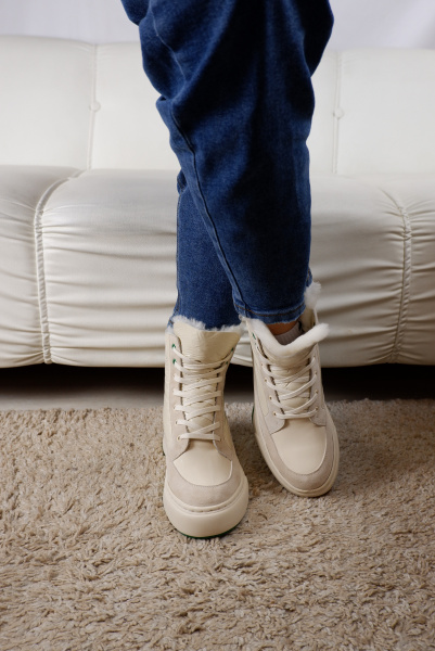 Кроссовки женские зимние <809-81M-P беж/нат лак к+з>