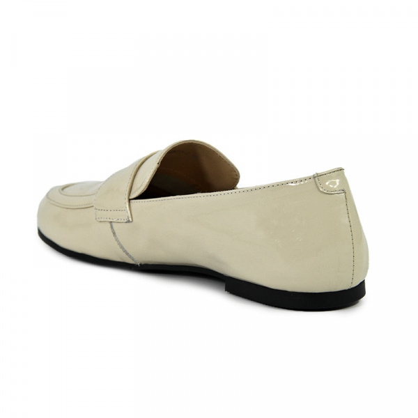 Лоферы женские <PW2409-82672-5= беж/нат л>